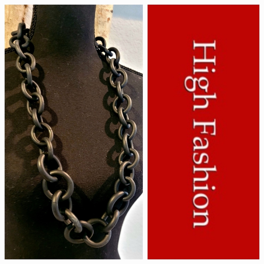 Rubber Chain Link Necklace